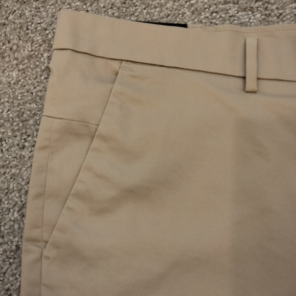 NWT Sz 42 BR Men's 9" Aiden Core Temp Khaki Shorts - Picture 5 of 11